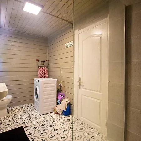 Vilă Kirmizi Ev